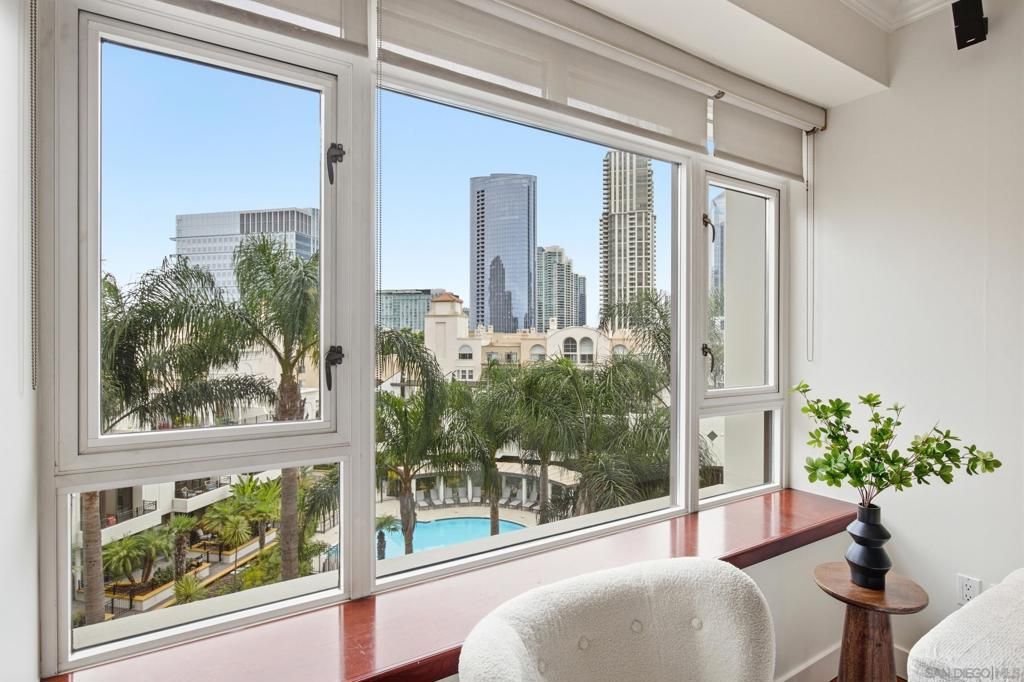 Image 2 of property listing at 700 W Harbor Dr 608, San Diego, CA 92101