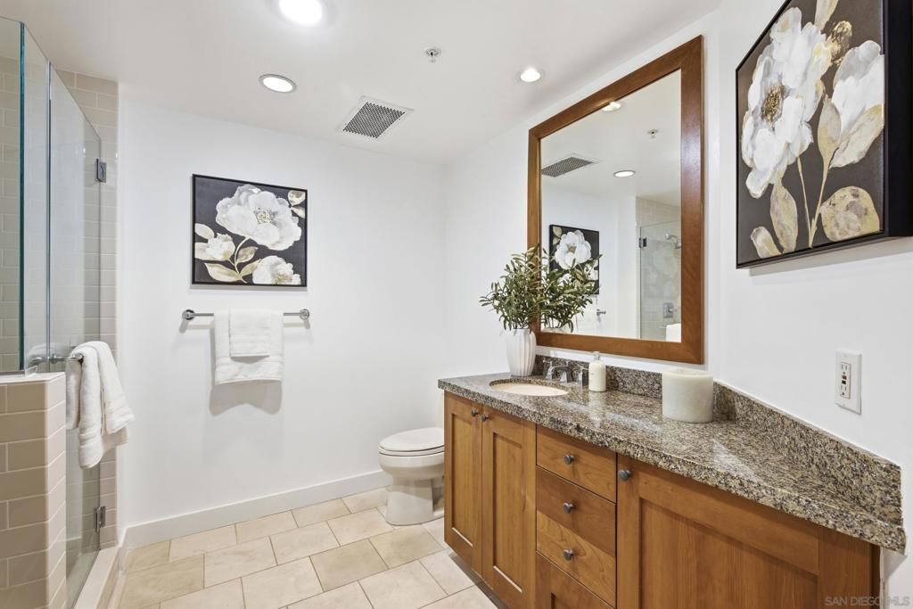 Image 23 of property listing at 700 W Harbor Dr 608, San Diego, CA 92101