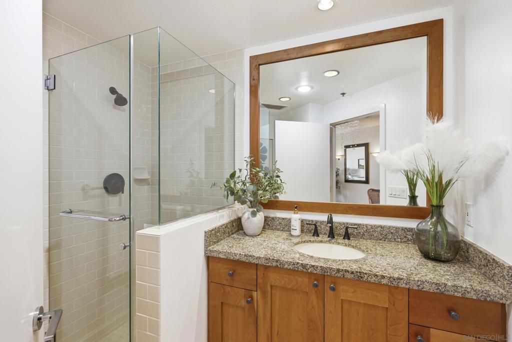Image 26 of property listing at 700 W Harbor Dr 608, San Diego, CA 92101