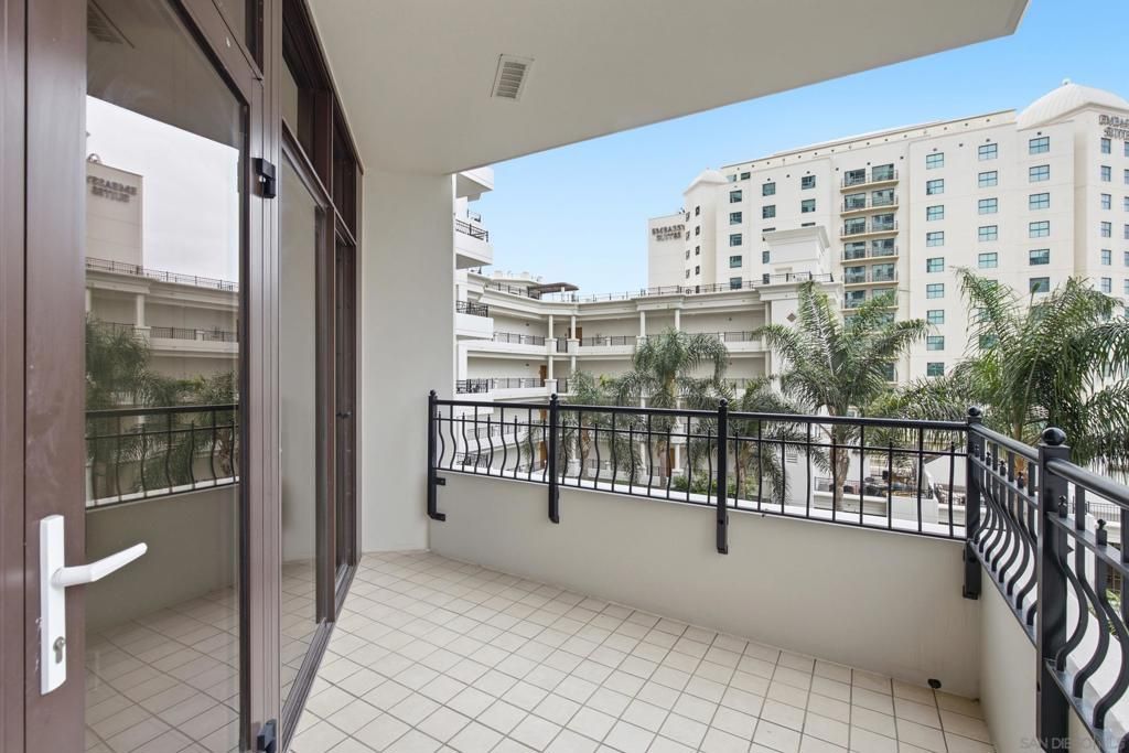 Image 28 of property listing at 700 W Harbor Dr 608, San Diego, CA 92101