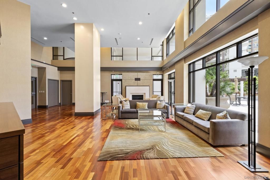 Image 34 of property listing at 700 W Harbor Dr 608, San Diego, CA 92101