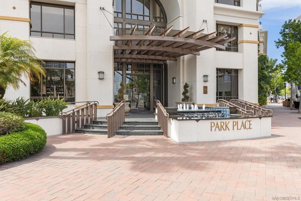 Image 36 of property listing at 700 W Harbor Dr 608, San Diego, CA 92101