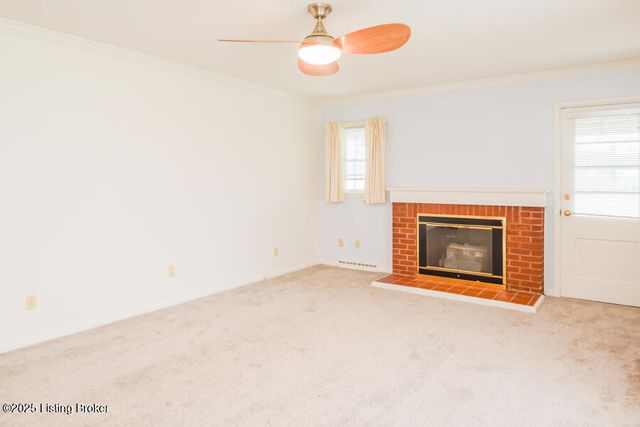 422 Shadyview Dr, Eminence, KY 40019