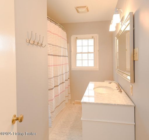 422 Shadyview Dr, Eminence, KY 40019