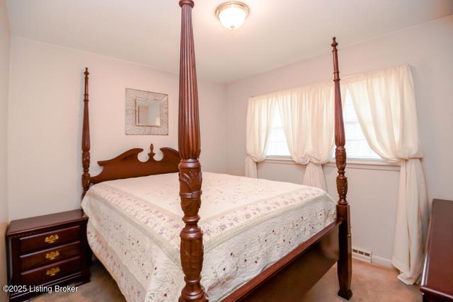 422 Shadyview Dr, Eminence, KY 40019