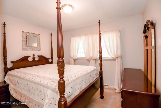 422 Shadyview Dr, Eminence, KY 40019