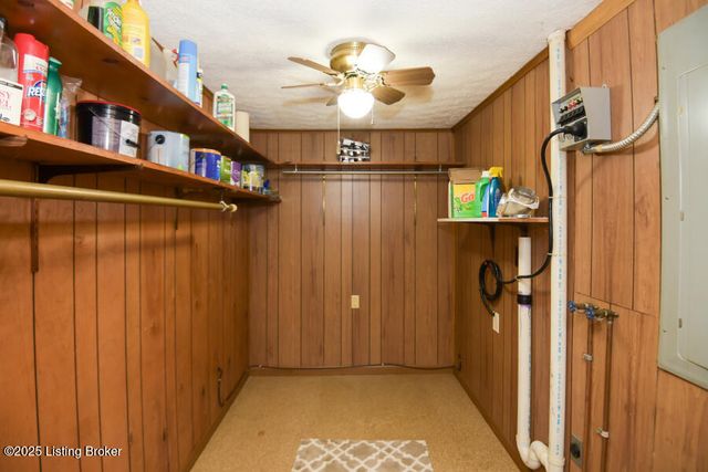 422 Shadyview Dr, Eminence, KY 40019