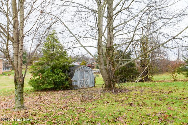 422 Shadyview Dr, Eminence, KY 40019