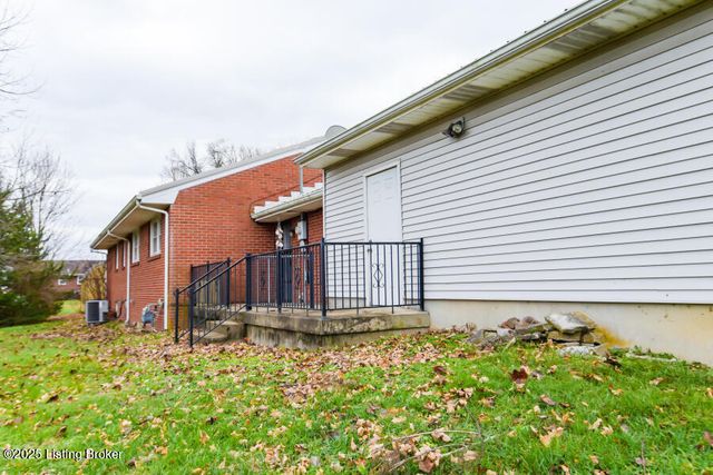 422 Shadyview Dr, Eminence, KY 40019