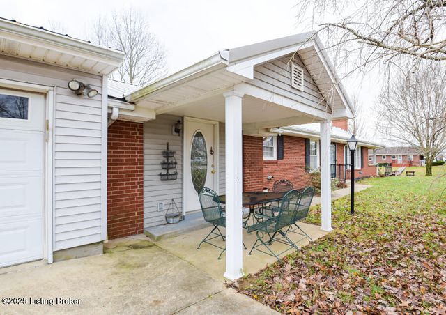 422 Shadyview Dr, Eminence, KY 40019