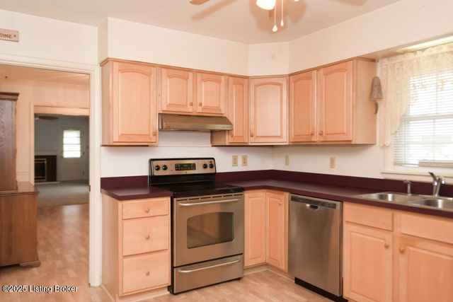 422 Shadyview Dr, Eminence, KY 40019