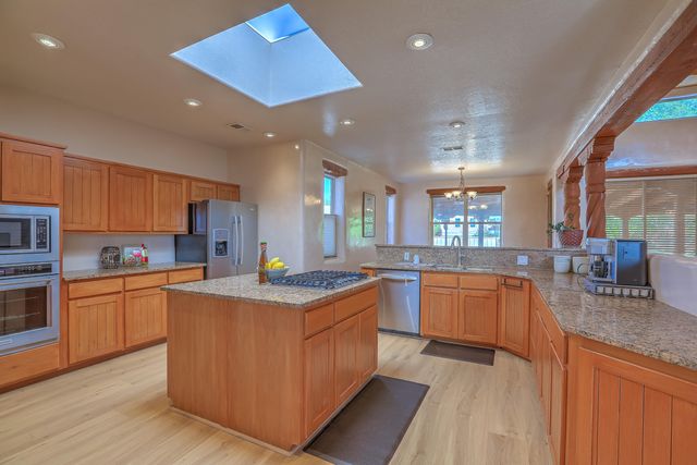 6108 Whiteman Drive NW, Albuquerque, NM 87120