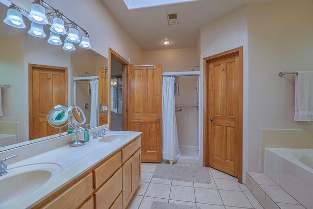 6108 Whiteman Drive NW, Albuquerque, NM 87120