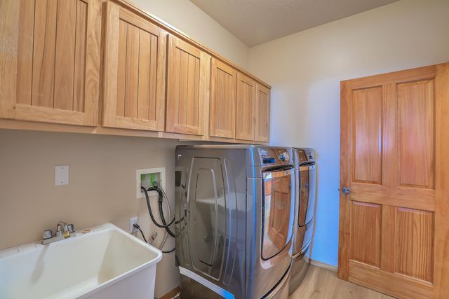 6108 Whiteman Drive NW, Albuquerque, NM 87120