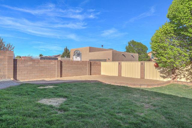6108 Whiteman Drive NW, Albuquerque, NM 87120