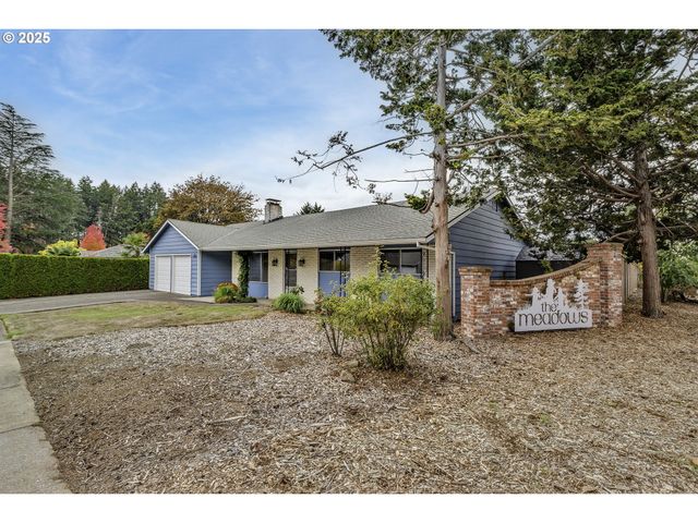 2773 Se MEADOWLARK Dr, Hillsboro, OR 97123