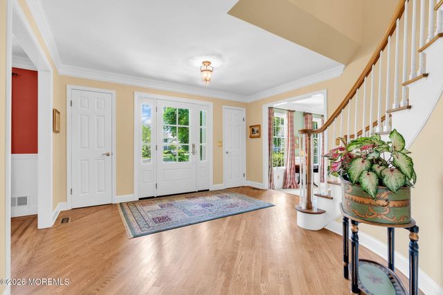 242 Williamsburg Drive, Shrewsbury Boro, NJ 07702