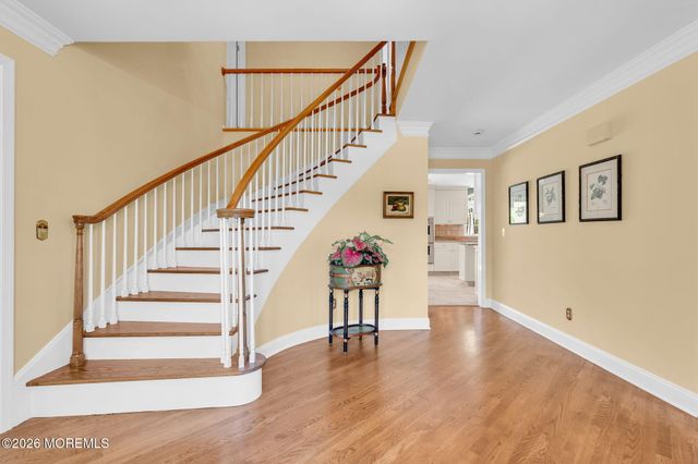 242 Williamsburg Drive, Shrewsbury Boro, NJ 07702