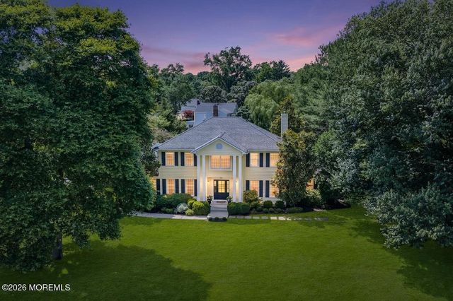 242 Williamsburg Drive, Shrewsbury Boro, NJ 07702