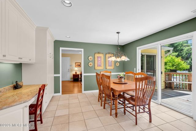 242 Williamsburg Drive, Shrewsbury Boro, NJ 07702