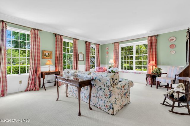 242 Williamsburg Drive, Shrewsbury Boro, NJ 07702