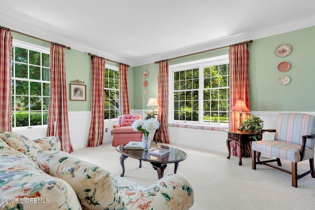 242 Williamsburg Drive, Shrewsbury Boro, NJ 07702