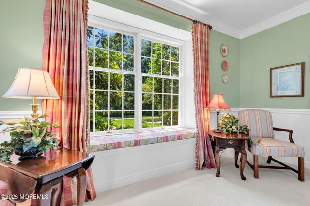 242 Williamsburg Drive, Shrewsbury Boro, NJ 07702