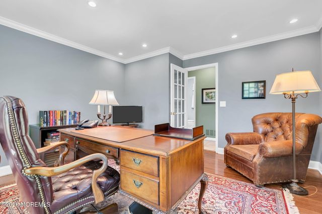 242 Williamsburg Drive, Shrewsbury Boro, NJ 07702