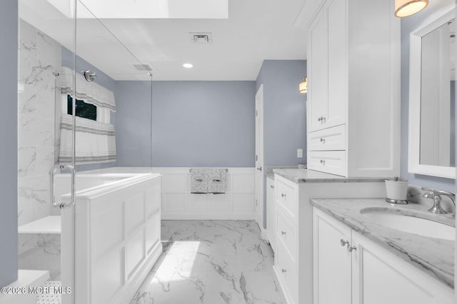 242 Williamsburg Drive, Shrewsbury Boro, NJ 07702