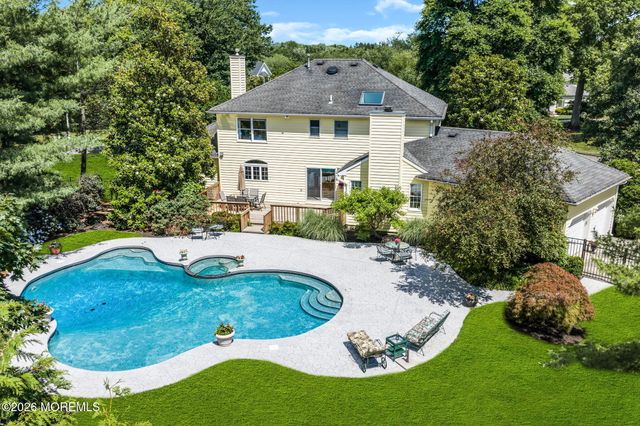 242 Williamsburg Drive, Shrewsbury Boro, NJ 07702