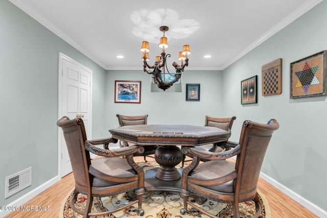 242 Williamsburg Drive, Shrewsbury Boro, NJ 07702