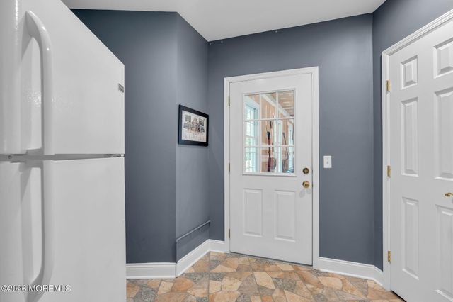 242 Williamsburg Drive, Shrewsbury Boro, NJ 07702