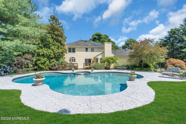 242 Williamsburg Drive, Shrewsbury Boro, NJ 07702