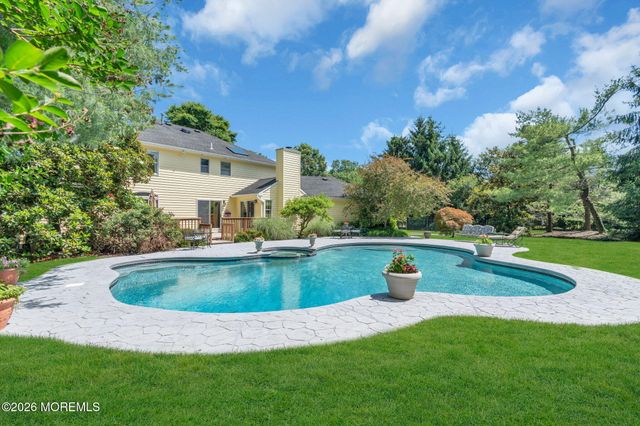 242 Williamsburg Drive, Shrewsbury Boro, NJ 07702