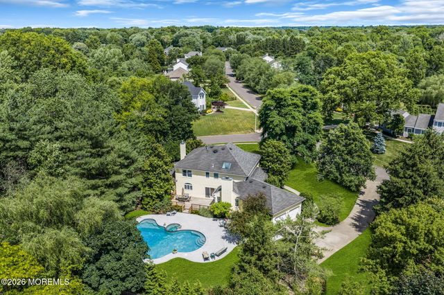 242 Williamsburg Drive, Shrewsbury Boro, NJ 07702