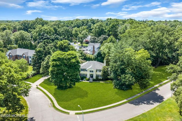 242 Williamsburg Drive, Shrewsbury Boro, NJ 07702