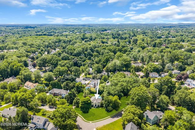 242 Williamsburg Drive, Shrewsbury Boro, NJ 07702