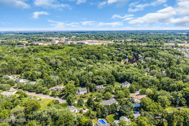 242 Williamsburg Drive, Shrewsbury Boro, NJ 07702