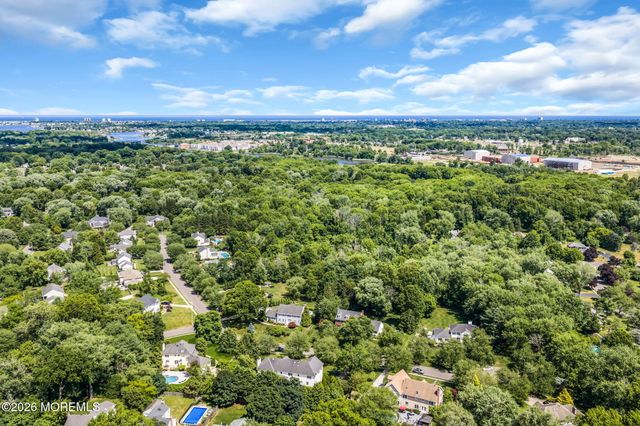242 Williamsburg Drive, Shrewsbury Boro, NJ 07702