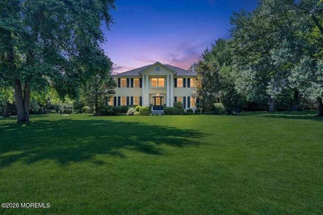 242 Williamsburg Drive, Shrewsbury Boro, NJ 07702