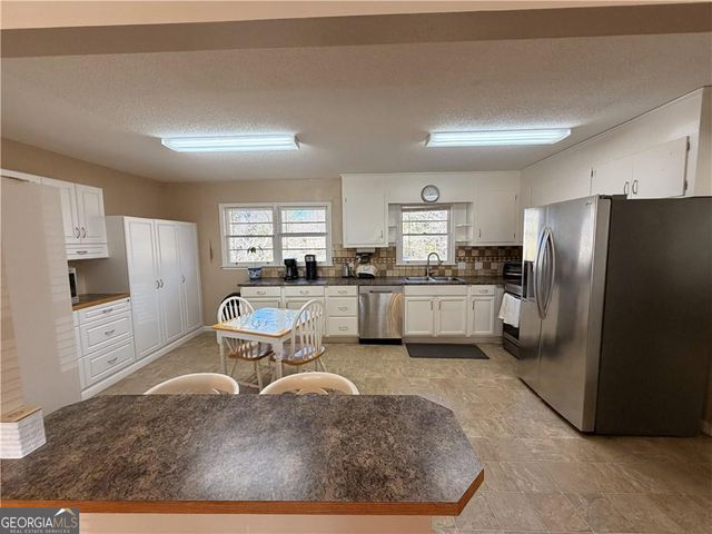 526 Poplar Street, Toccoa, GA 30577