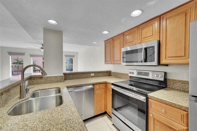 650 Tennis Club Drive 305, Fort Lauderdale, FL 33311