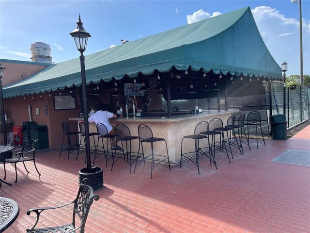 650 Tennis Club Drive 305, Fort Lauderdale, FL 33311