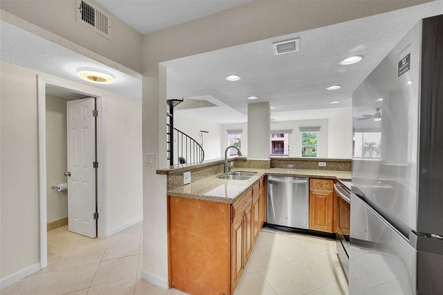 650 Tennis Club Drive 305, Fort Lauderdale, FL 33311