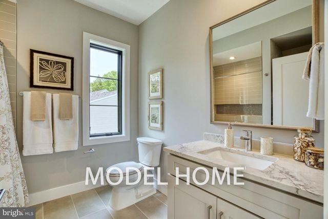 911 DESALE ST SW, Vienna, VA 22180