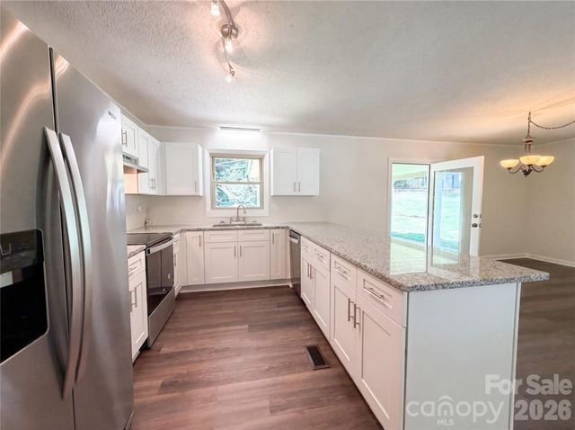 2418 Woodbridge Drive, Gastonia, NC 28056