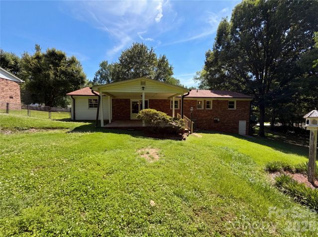2418 Woodbridge Drive, Gastonia, NC 28056
