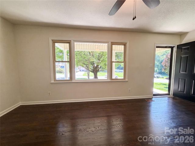 2418 Woodbridge Drive, Gastonia, NC 28056