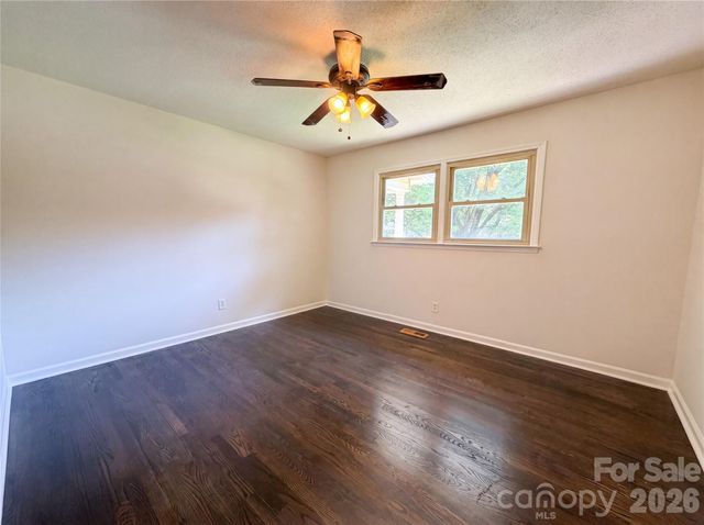 2418 Woodbridge Drive, Gastonia, NC 28056