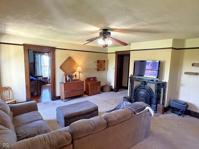 7137 S 200 E, Ladoga, IN 47954